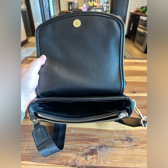 Maedn Everyday Crossbody - Picture 2 of 8